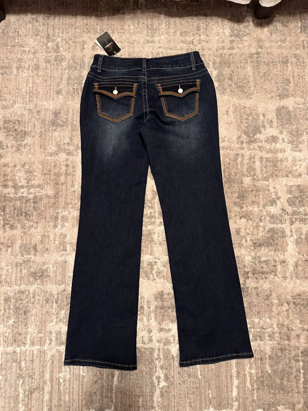 Flamingals Women's NWT Flap Pocket Dark Wash Bootcut Stretch Jeans Size 30 x 33 - Picture 2 of 9